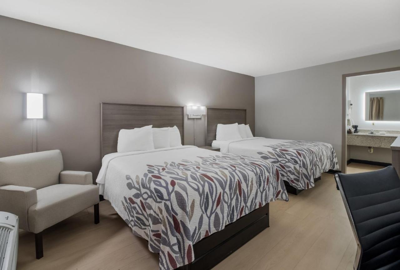 Red Roof Inn & Suites Jackson, Tn Extérieur photo