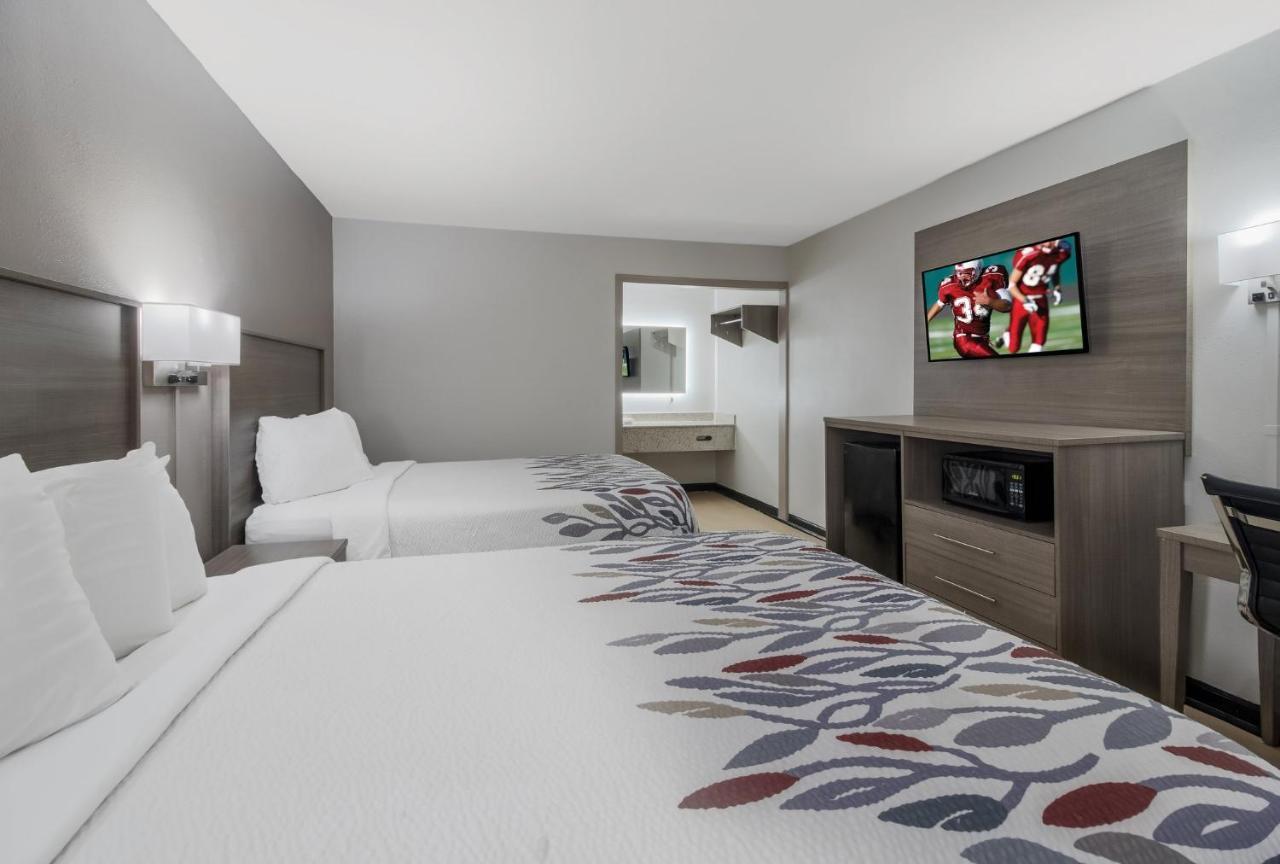 Red Roof Inn & Suites Jackson, Tn Extérieur photo
