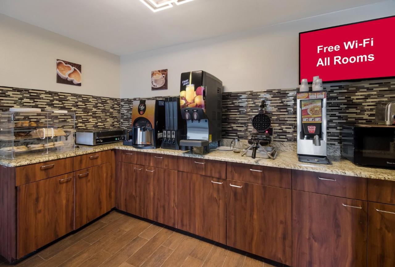 Red Roof Inn & Suites Jackson, Tn Extérieur photo