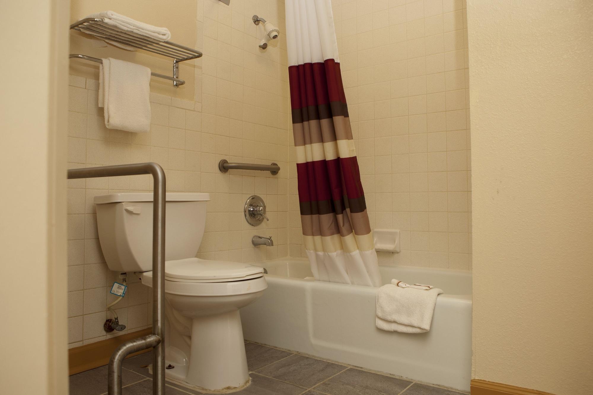 Red Roof Inn & Suites Jackson, Tn Extérieur photo