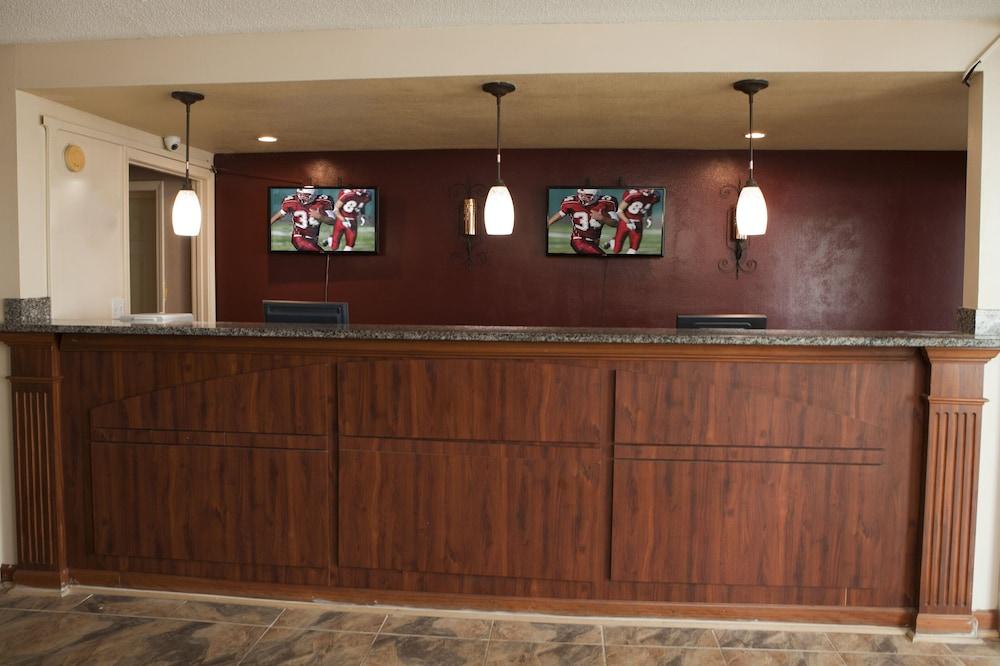 Red Roof Inn & Suites Jackson, Tn Extérieur photo