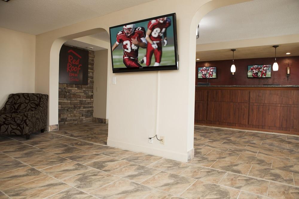 Red Roof Inn & Suites Jackson, Tn Extérieur photo